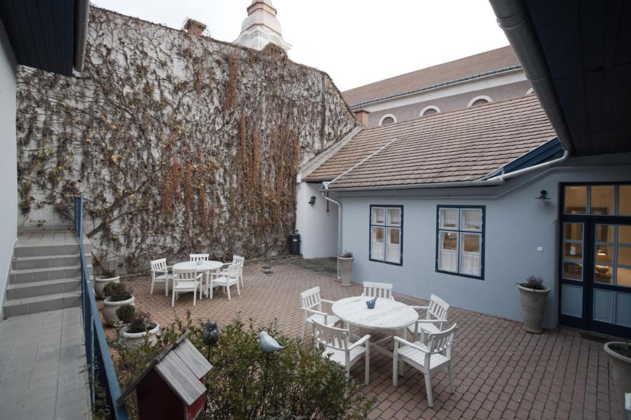 Ister Guesthouse Эстергом Экстерьер фото