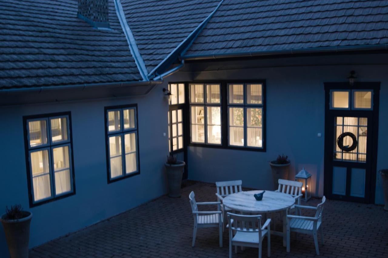 Ister Guesthouse Эстергом Экстерьер фото