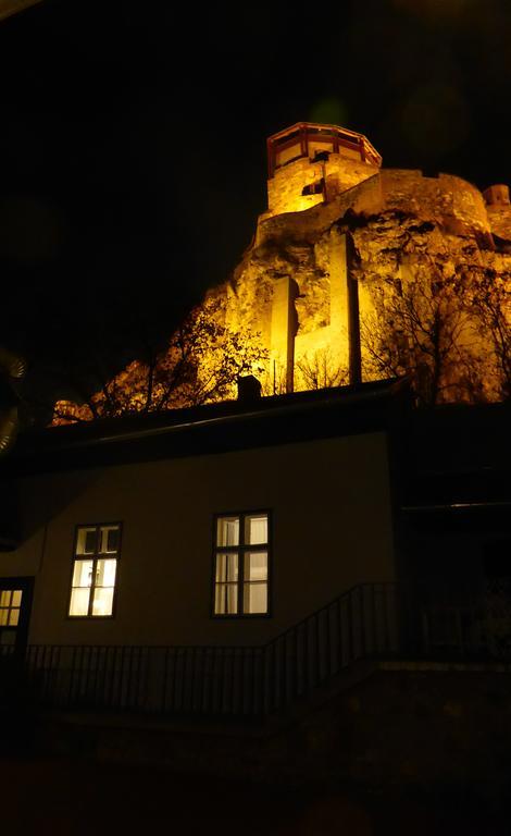 Ister Guesthouse Эстергом Экстерьер фото